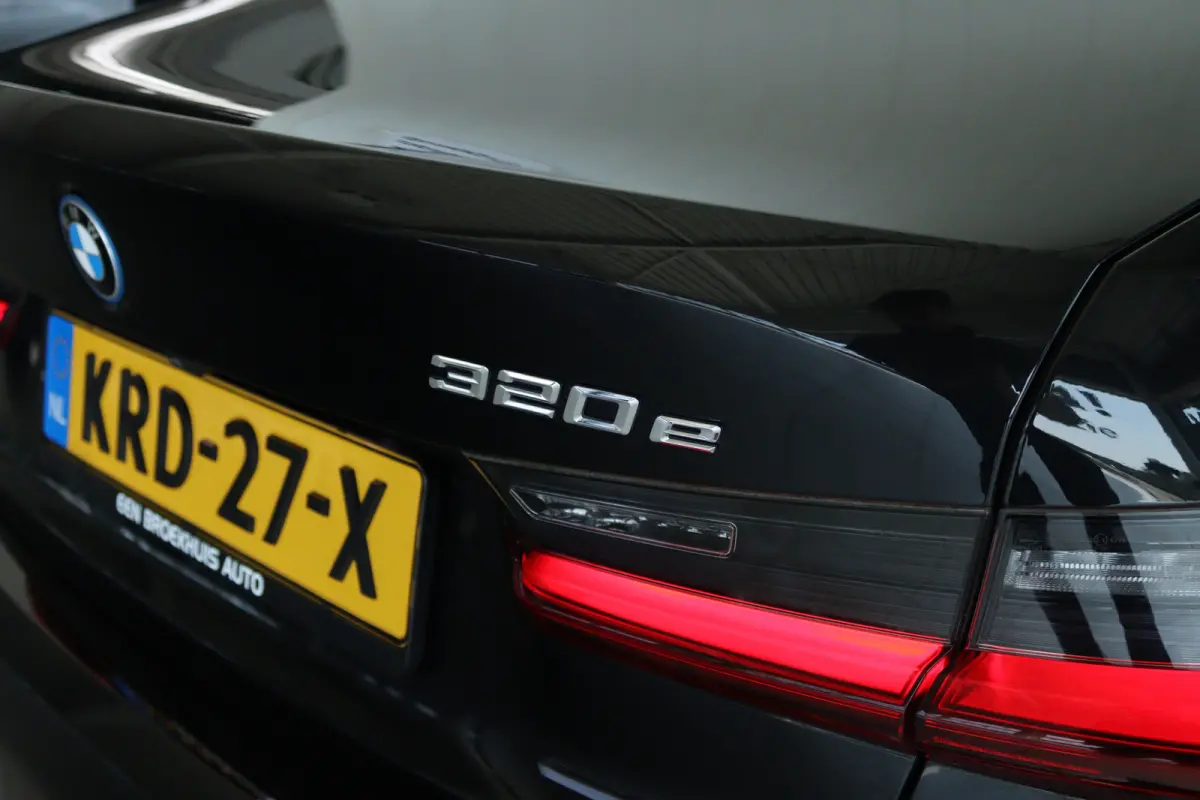320e Business Edition Plus M-Sport | 96% SoH | Cruise Control | Camera | Climate Control | Navi | Carplay | HiFi | LED | 18 Inch | Getint Glas