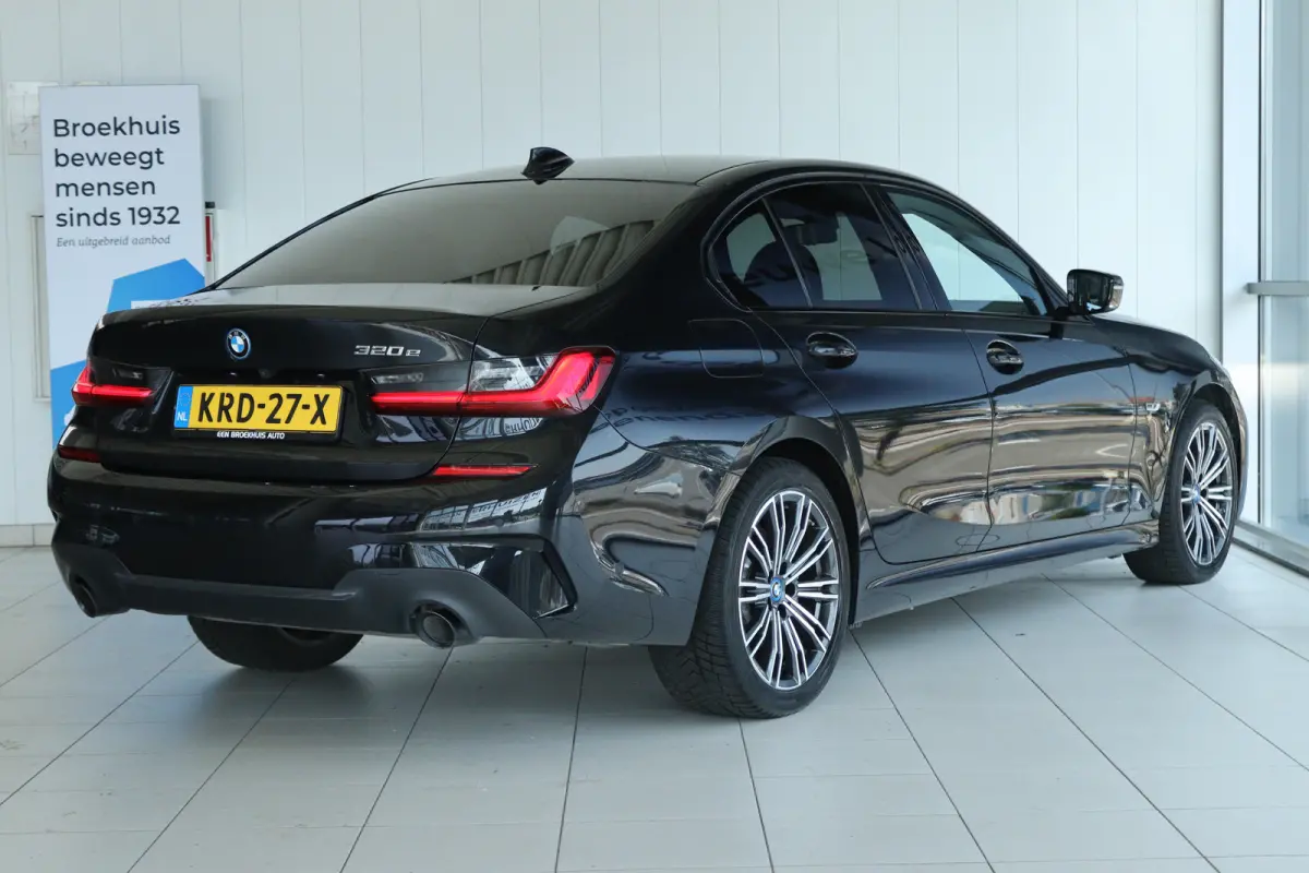 320e Business Edition Plus M-Sport | 96% SoH | Cruise Control | Camera | Climate Control | Navi | Carplay | HiFi | LED | 18 Inch | Getint Glas