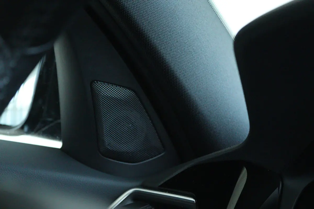 320e Business Edition Plus M-Sport | 96% SoH | Cruise Control | Camera | Climate Control | Navi | Carplay | HiFi | LED | 18 Inch | Getint Glas