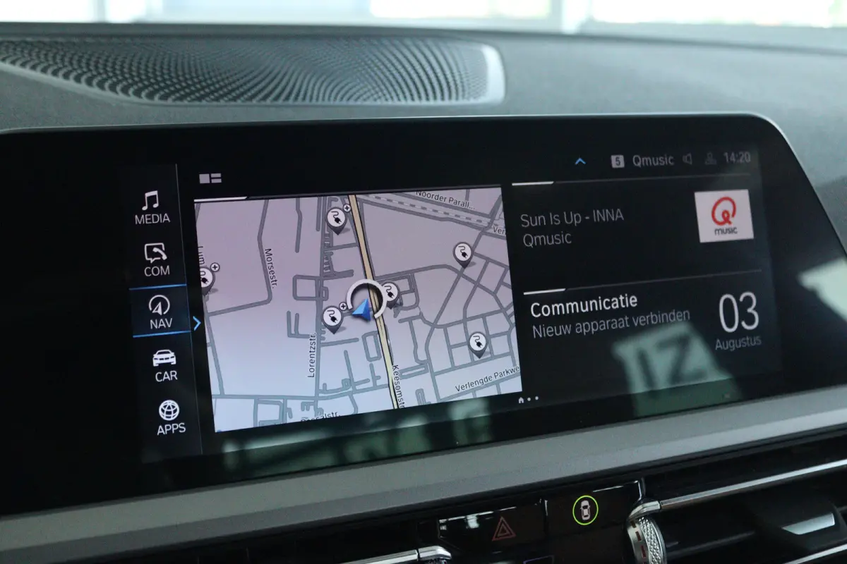 330e Business Edition Plus | Cruise Control | Camera | Stoelverwarming | LEDER | Carplay | Navi | Climate | 17 Inch |