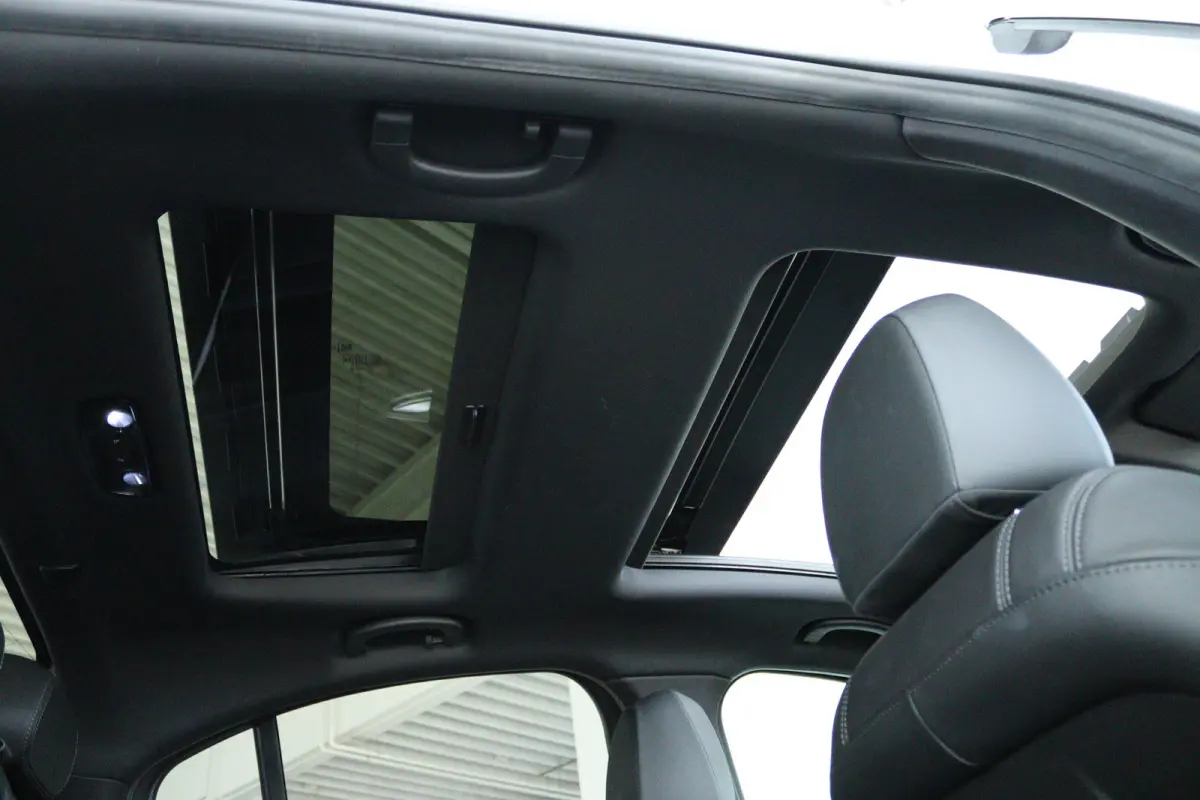 2.0 T Veloce AWD | Adapt. Cruise | Schuifdak | Camera | Memory | Elektr. Stoelen | Memory | Carplay | Navi | Keyless | Stoel+Stuurverwarming
