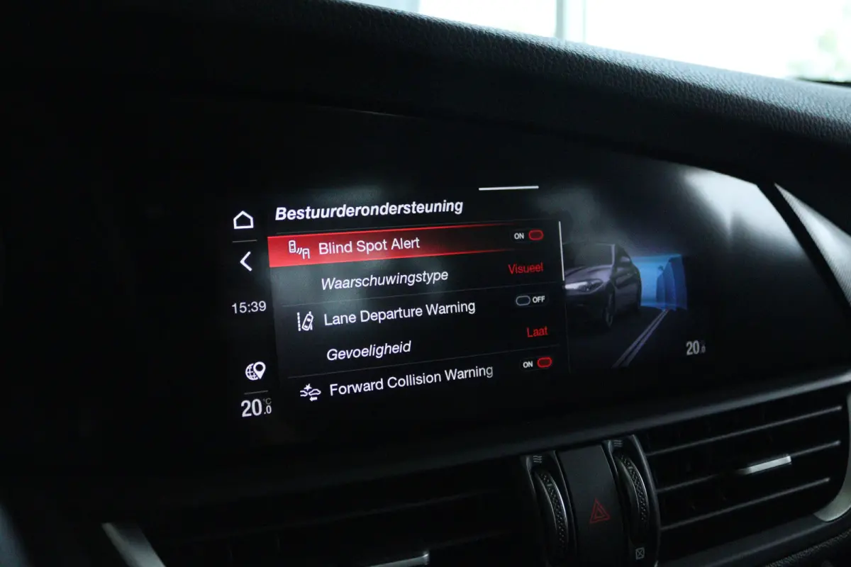 2.0 T Veloce AWD | Adapt. Cruise | Schuifdak | Camera | Memory | Elektr. Stoelen | Memory | Carplay | Navi | Keyless | Stoel+Stuurverwarming