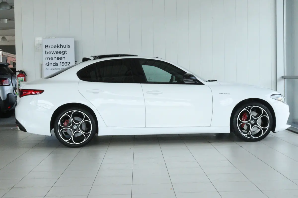 2.0 T Veloce AWD | Adapt. Cruise | Schuifdak | Camera | Memory | Elektr. Stoelen | Memory | Carplay | Navi | Keyless | Stoel+Stuurverwarming