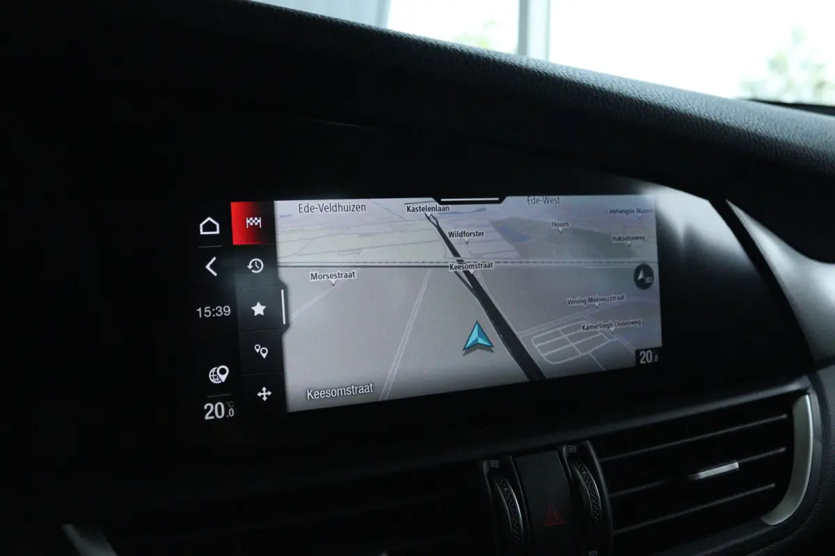 2.0 T Veloce AWD | Adapt. Cruise | Schuifdak | Camera | Memory | Elektr. Stoelen | Memory | Carplay | Navi | Keyless | Stoel+Stuurverwarming