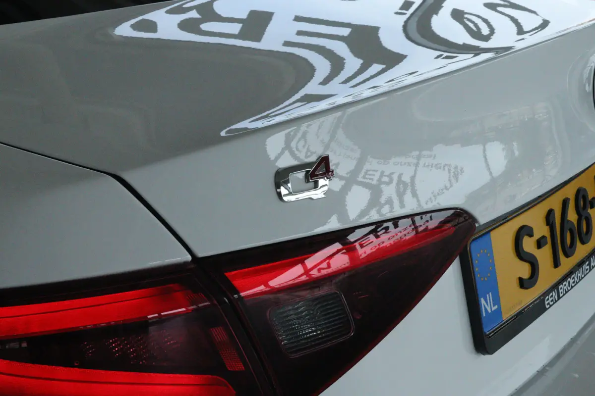 2.0 T Veloce AWD | Adapt. Cruise | Schuifdak | Camera | Memory | Elektr. Stoelen | Memory | Carplay | Navi | Keyless | Stoel+Stuurverwarming