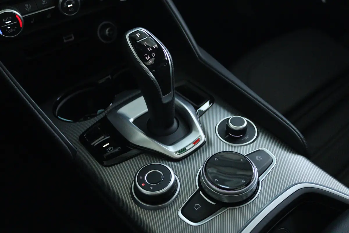 2.0 T Veloce AWD | Adapt. Cruise | Schuifdak | Camera | Memory | Elektr. Stoelen | Memory | Carplay | Navi | Keyless | Stoel+Stuurverwarming