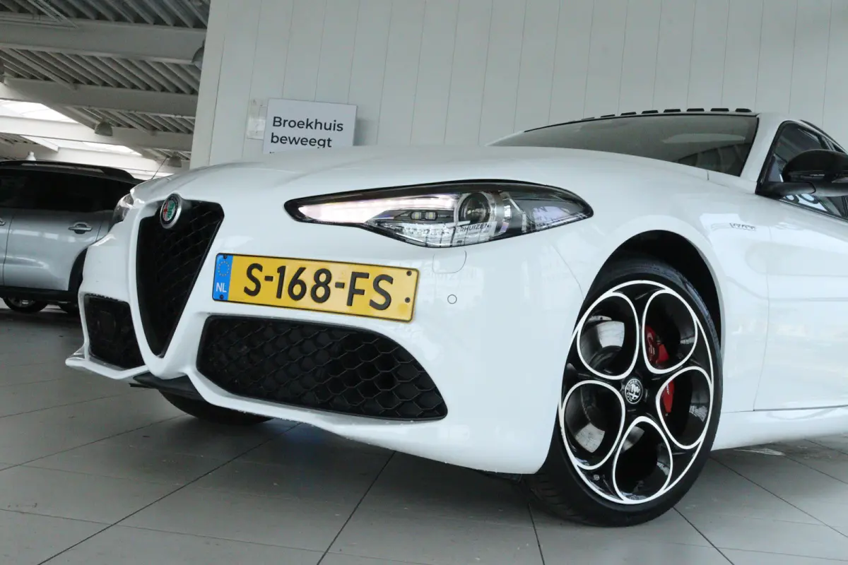 2.0 T Veloce AWD | Adapt. Cruise | Schuifdak | Camera | Memory | Elektr. Stoelen | Memory | Carplay | Navi | Keyless | Stoel+Stuurverwarming