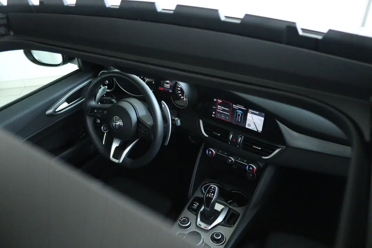 2.0 T Veloce AWD | Adapt. Cruise | Schuifdak | Camera | Memory | Elektr. Stoelen | Memory | Carplay | Navi | Keyless | Stoel+Stuurverwarming