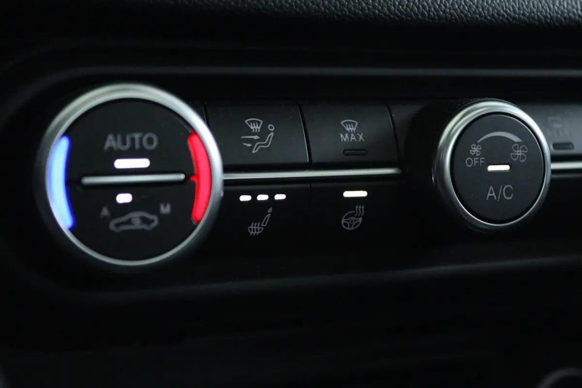 2.0 T Veloce AWD | Adapt. Cruise | Schuifdak | Camera | Memory | Elektr. Stoelen | Memory | Carplay | Navi | Keyless | Stoel+Stuurverwarming