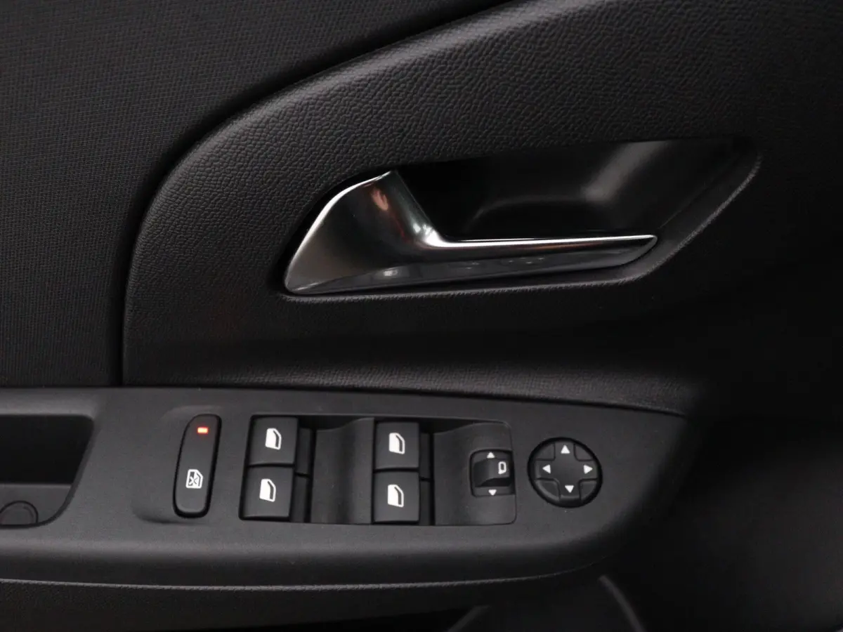 1.2 | 75pk | Airco | Cruise Control | Parkeersensoren Achter | Bluetooth | DEMO SALE |
