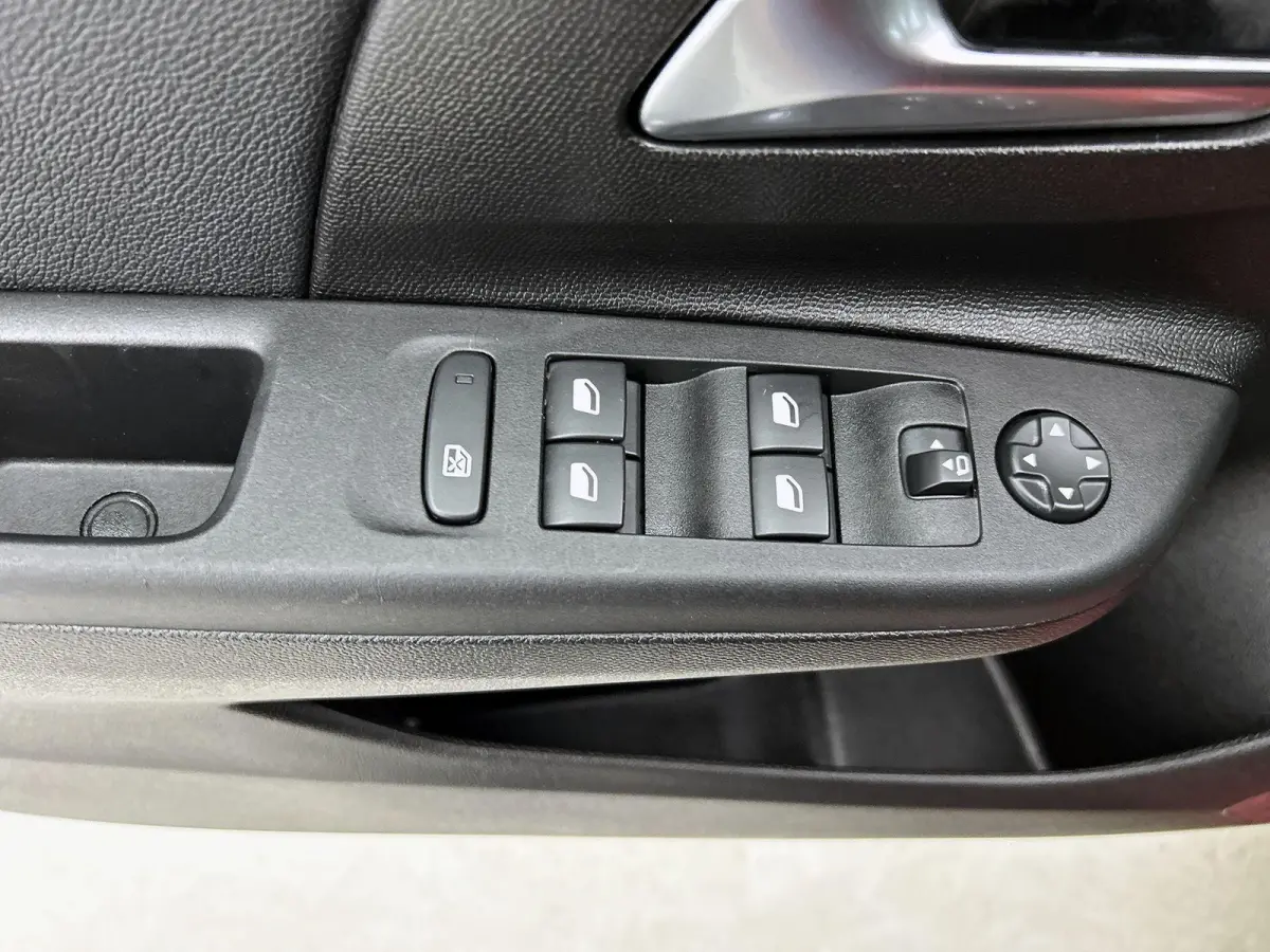 1.2 Turbo Hybrid GS | 110pk | Automaat | 18.000km! | Apple Carplay/Android Auto |