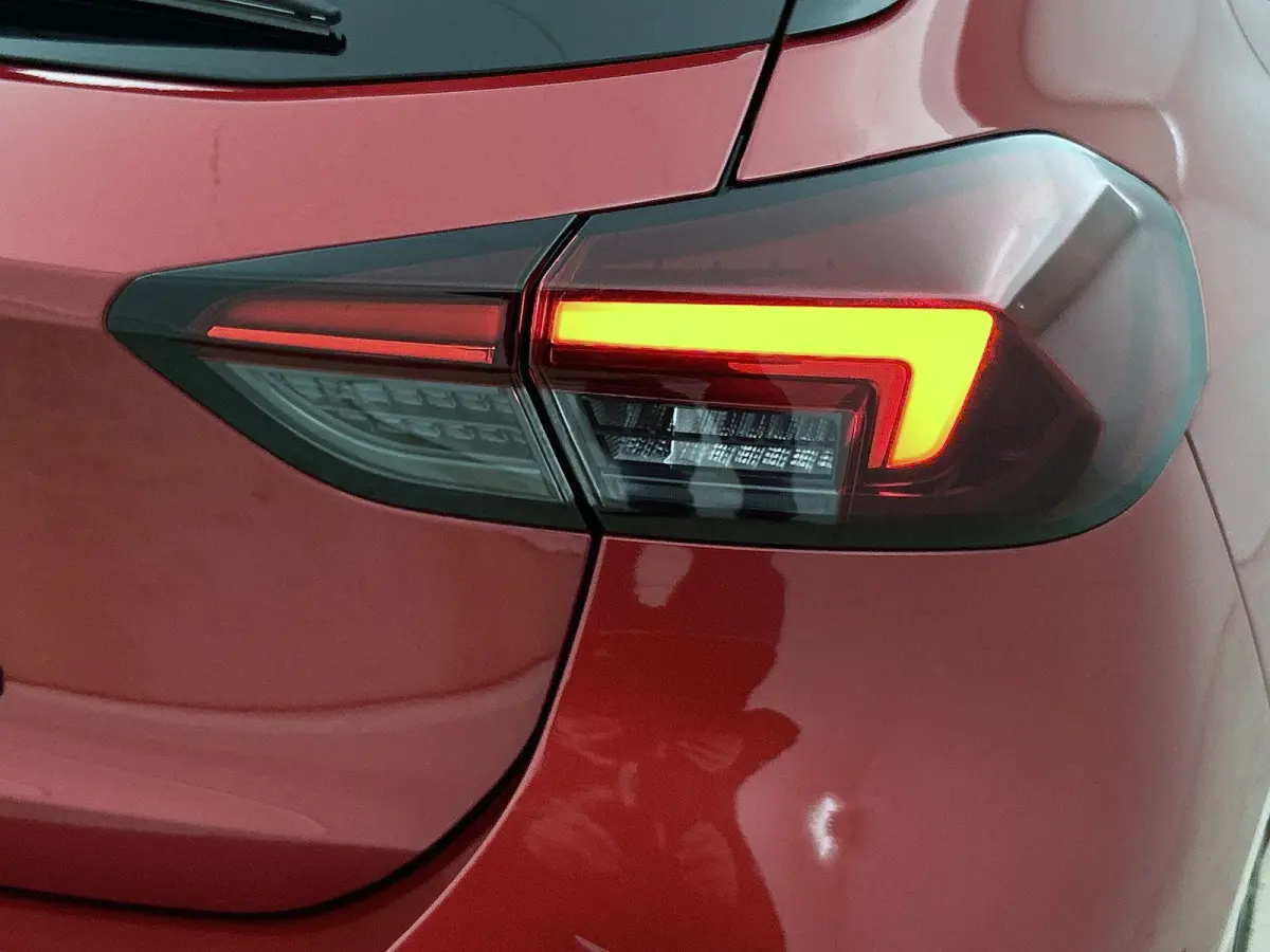 1.2 Turbo Hybrid GS | 110pk | Automaat | 18.000km! | Apple Carplay/Android Auto |