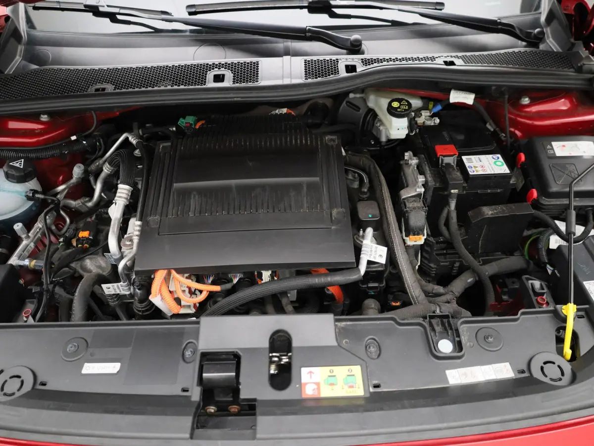 BEV 50kWh | 136pk | 3 Fase | 25.000km! | Apple Carplay/Android Auto |