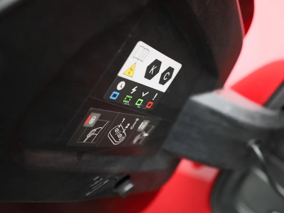 BEV 50kWh | 136pk | 3 Fase | 25.000km! | Apple Carplay/Android Auto |