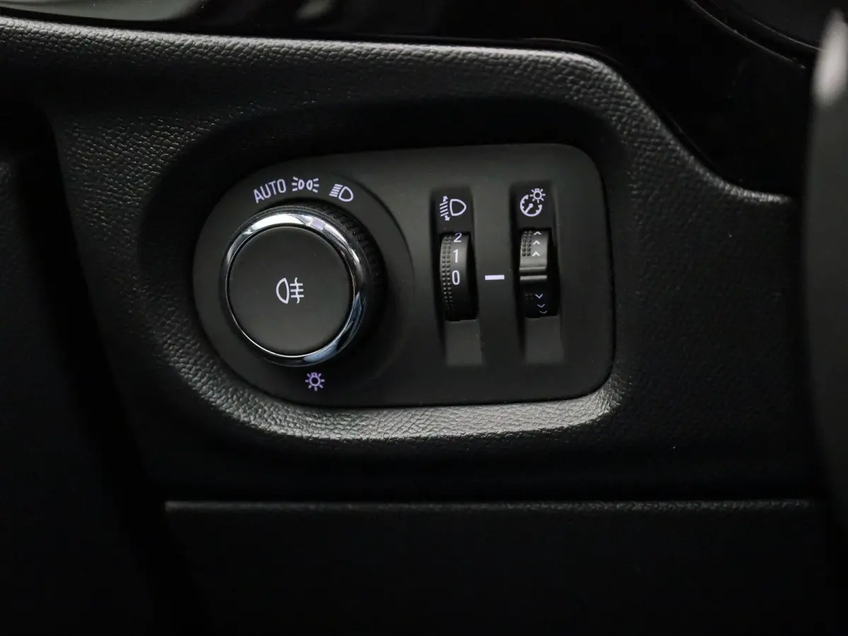 BEV 50kWh | 136pk | 3 Fase | 25.000km! | Apple Carplay/Android Auto |