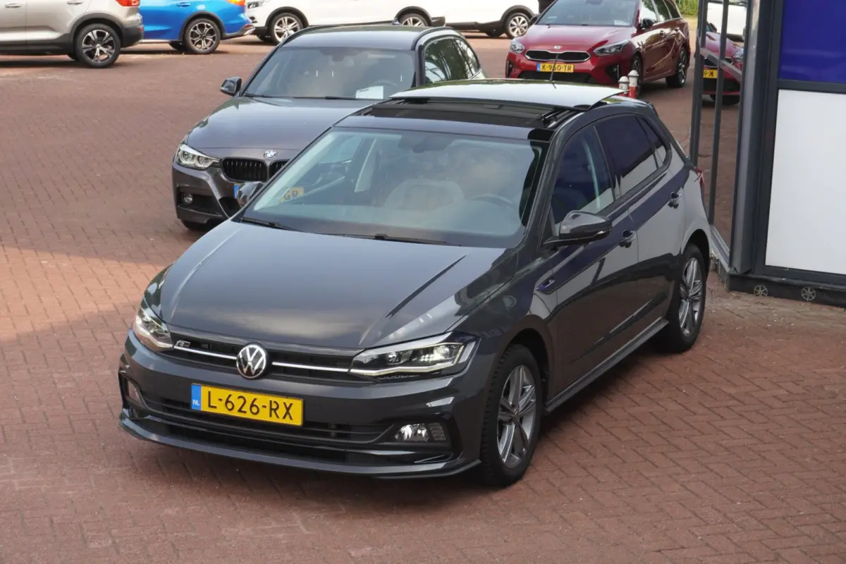 1.0 TSI Highline Business R Line+Pano-dak+Led+Navi++Keyless= DEALER ONDERDOUDEN !!