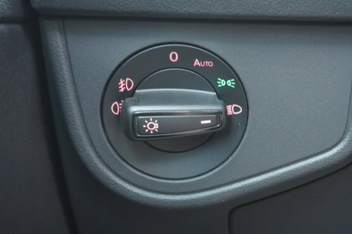 1.0 TSI Highline Business R Line+Pano-dak+Led+Navi++Keyless= DEALER ONDERDOUDEN !!