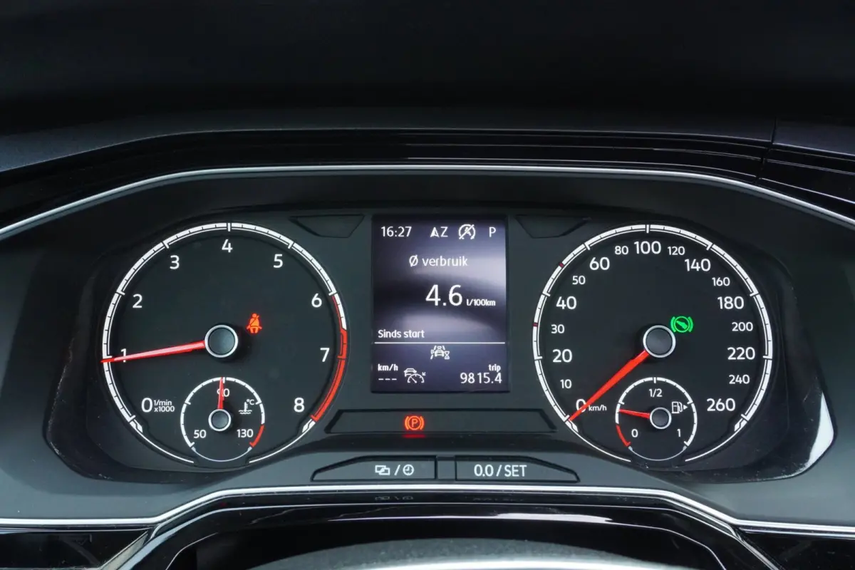 1.0 TSI Highline Business R Line+Pano-dak+Led+Navi++Keyless= DEALER ONDERDOUDEN !!