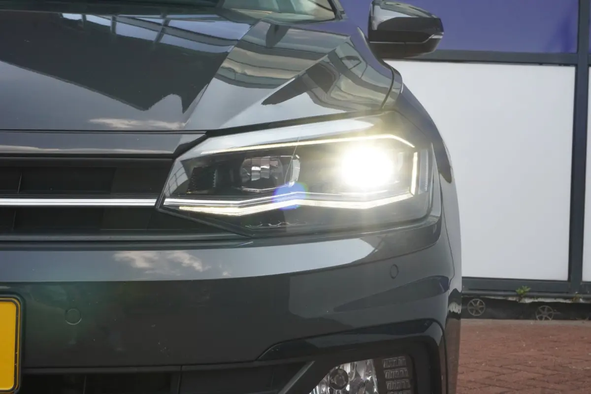 1.0 TSI Highline Business R Line+Pano-dak+Led+Navi++Keyless= DEALER ONDERDOUDEN !!