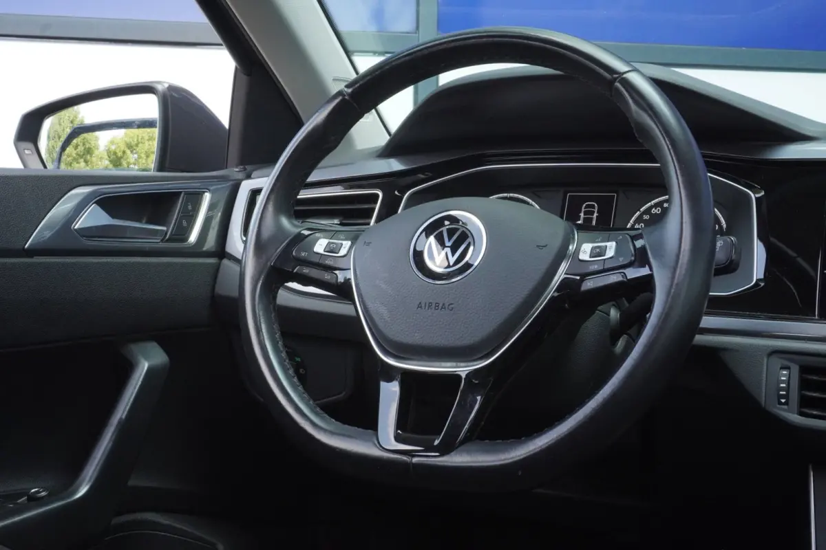 1.0 TSI Highline Business R Line+Pano-dak+Led+Navi++Keyless= DEALER ONDERDOUDEN !!