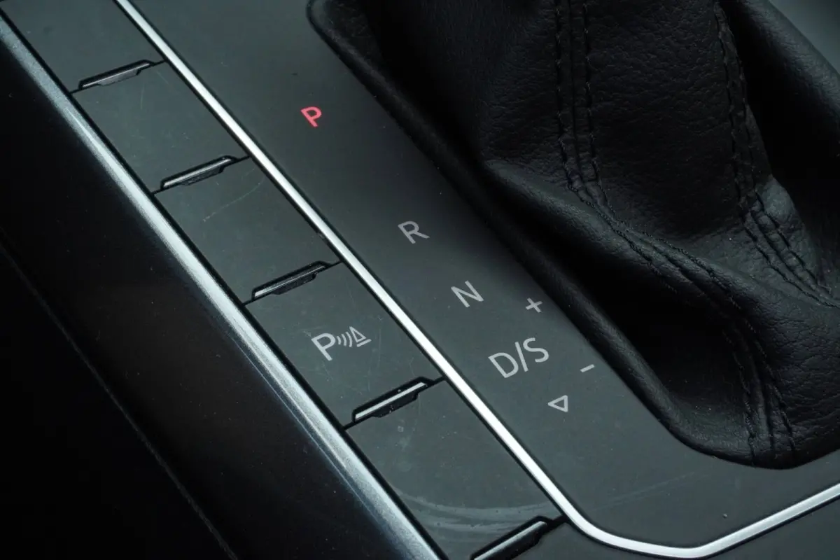 1.0 TSI Highline Business R Line+Pano-dak+Led+Navi++Keyless= DEALER ONDERDOUDEN !!