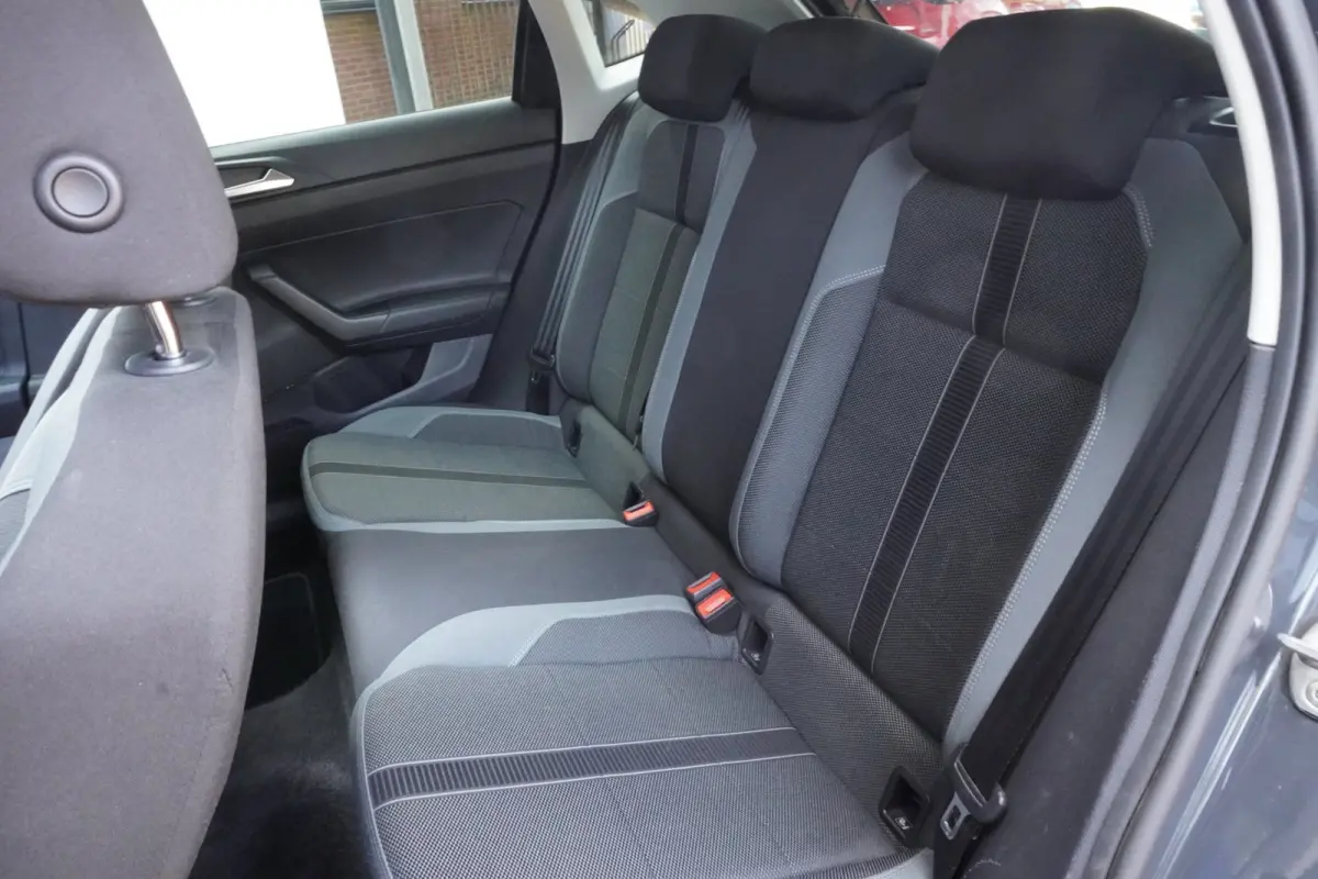 1.0 TSI Highline Business R Line+Pano-dak+Led+Navi++Keyless= DEALER ONDERDOUDEN !!