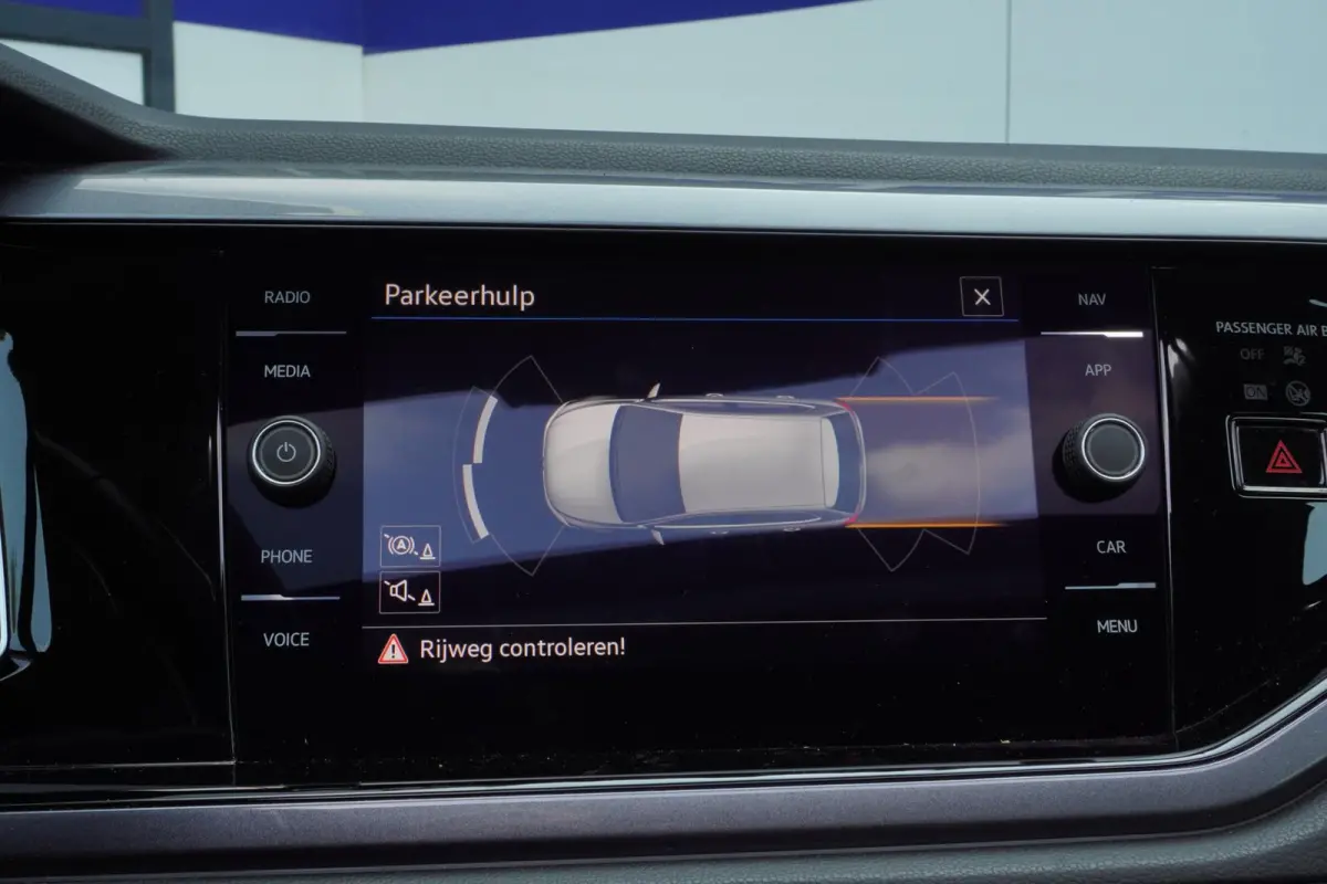 1.0 TSI Highline Business R Line+Pano-dak+Led+Navi++Keyless= DEALER ONDERDOUDEN !!