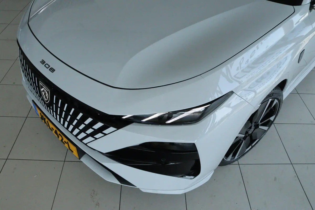 1.6 Plug-in Hybrid 195 GT | Adapt. Cruise | Focal Audio | Schuifdak | 360 Camera | Elektr. klep | Keyless | Carplay | Navi | Climate | MATRIX | 18 Inch | Standkachel