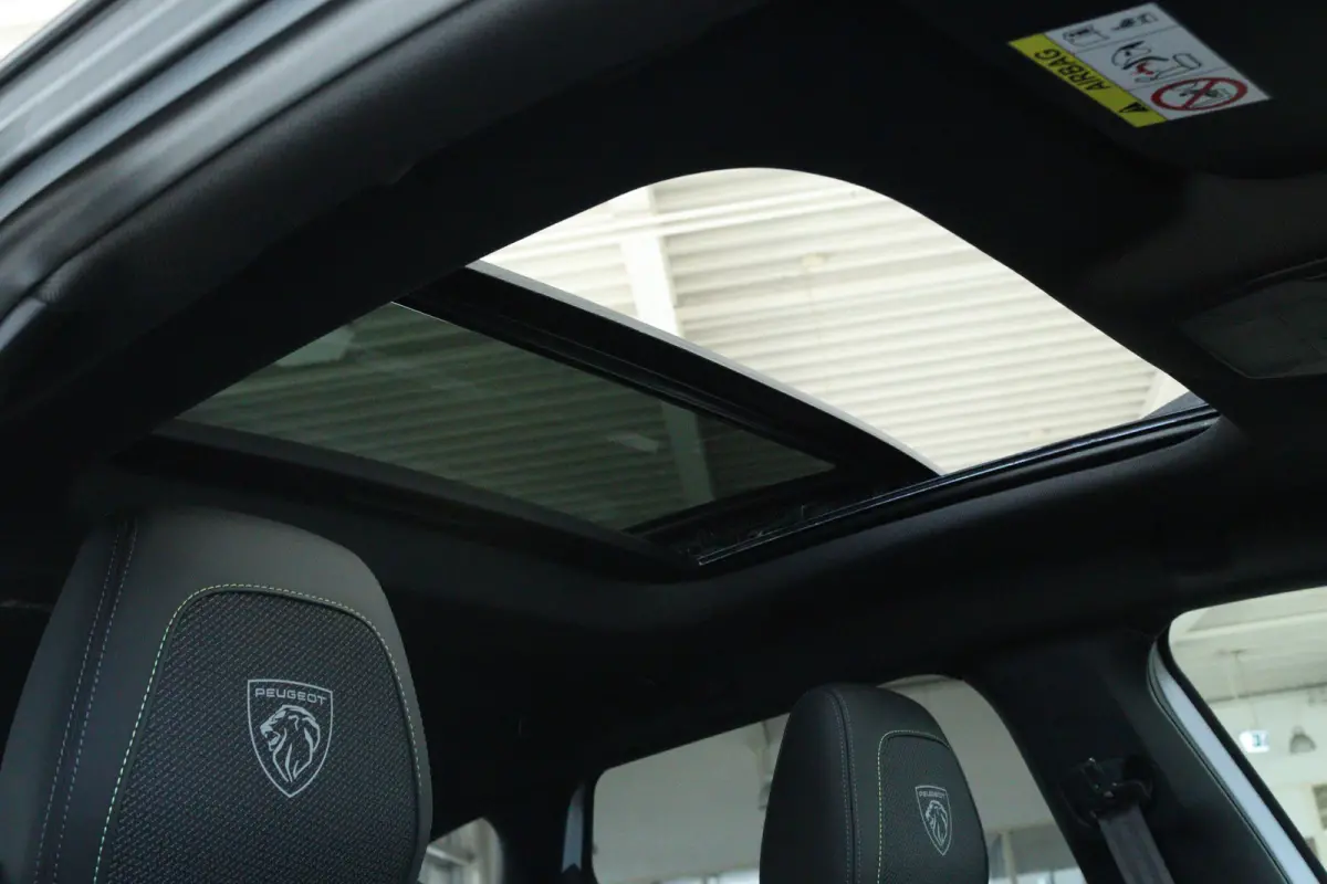 1.6 Plug-in Hybrid 195 GT | Adapt. Cruise | Focal Audio | Schuifdak | 360 Camera | Elektr. klep | Keyless | Carplay | Navi | Climate | MATRIX | 18 Inch | Standkachel