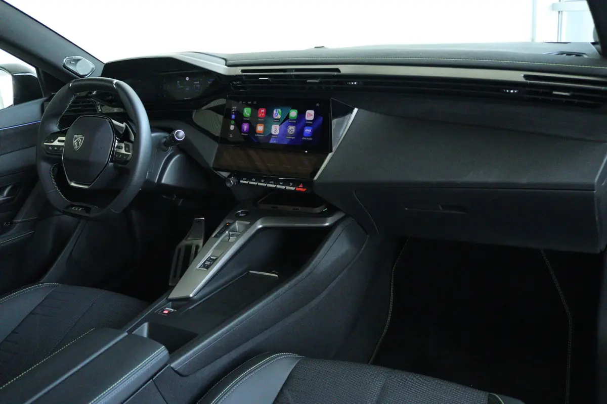 1.6 Plug-in Hybrid 195 GT | Adapt. Cruise | Focal Audio | Schuifdak | 360 Camera | Elektr. klep | Keyless | Carplay | Navi | Climate | MATRIX | 18 Inch | Standkachel
