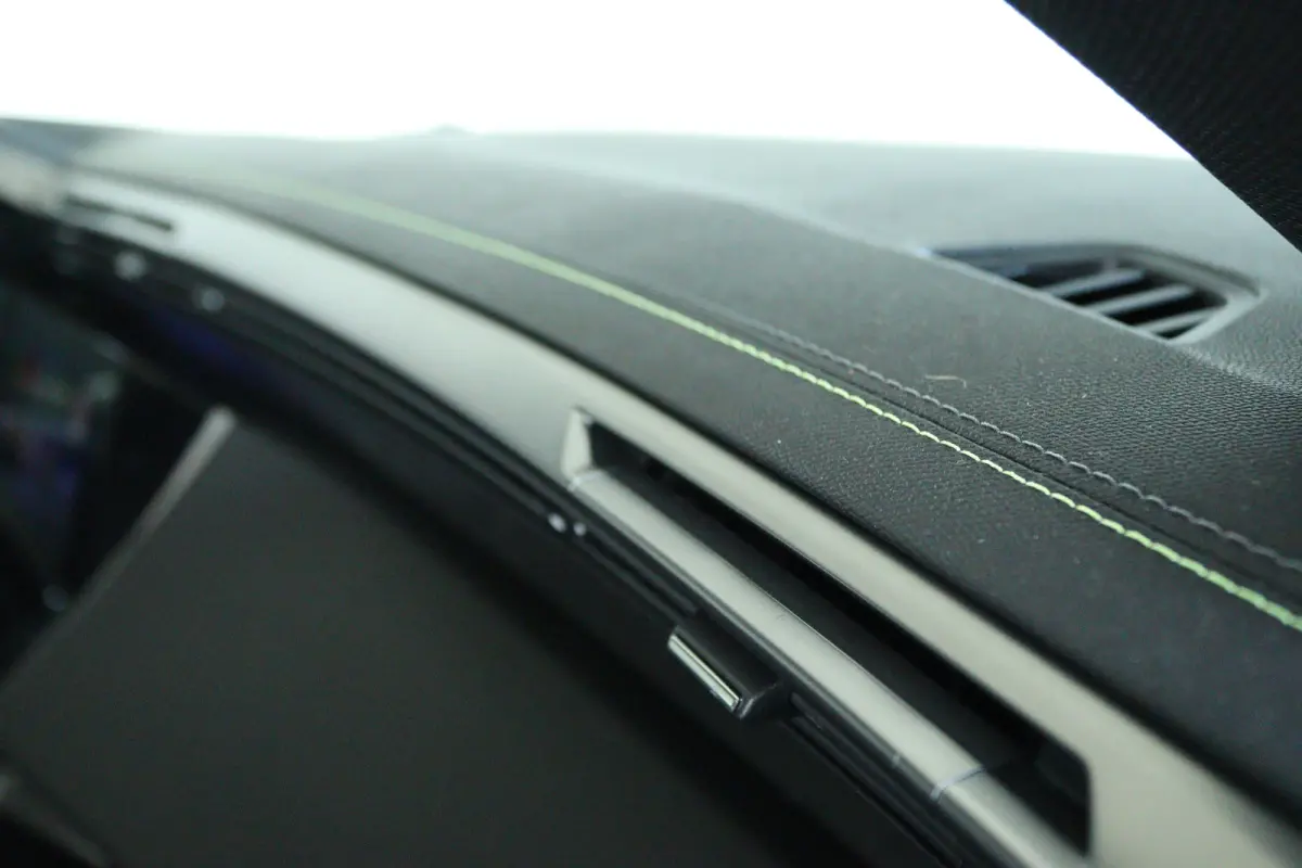 1.6 Plug-in Hybrid 195 GT | Adapt. Cruise | Focal Audio | Schuifdak | 360 Camera | Elektr. klep | Keyless | Carplay | Navi | Climate | MATRIX | 18 Inch | Standkachel