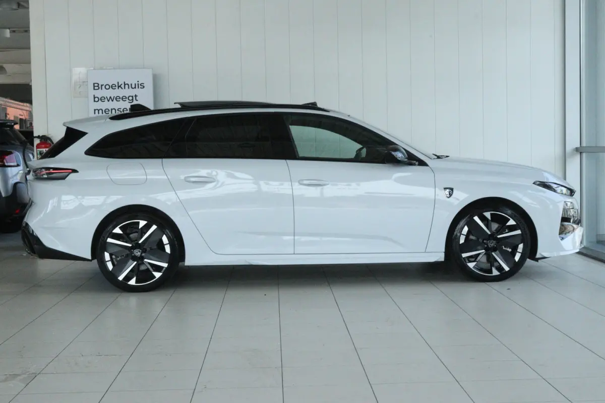 1.6 Plug-in Hybrid 195 GT | Adapt. Cruise | Focal Audio | Schuifdak | 360 Camera | Elektr. klep | Keyless | Carplay | Navi | Climate | MATRIX | 18 Inch | Standkachel