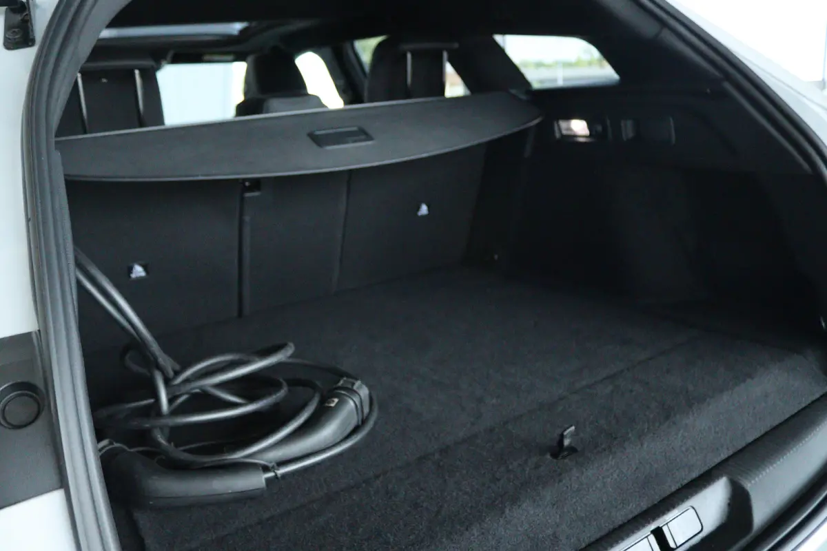 1.6 Plug-in Hybrid 195 GT | Adapt. Cruise | Focal Audio | Schuifdak | 360 Camera | Elektr. klep | Keyless | Carplay | Navi | Climate | MATRIX | 18 Inch | Standkachel