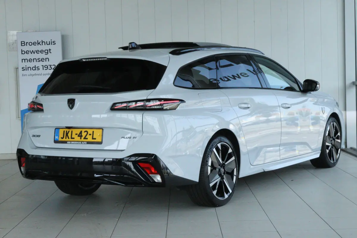 1.6 Plug-in Hybrid 195 GT | Adapt. Cruise | Focal Audio | Schuifdak | 360 Camera | Elektr. klep | Keyless | Carplay | Navi | Climate | MATRIX | 18 Inch | Standkachel