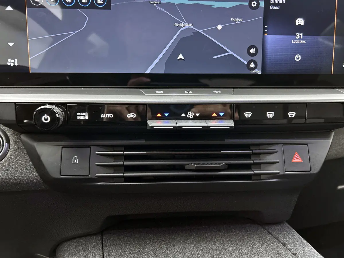 1.2 Turbo Hybrid GS Achteruitrijcamera / Apple Carplay/Android Auto / Vol Automatische airco / matrix LED koplampen / LMV 19"