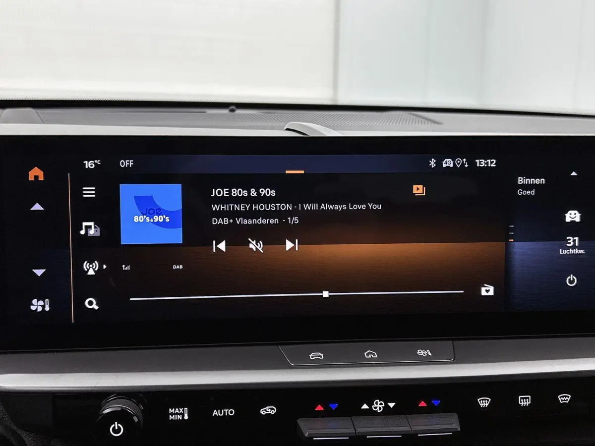 1.2 Turbo Hybrid GS Achteruitrijcamera / Apple Carplay/Android Auto / Vol Automatische airco / matrix LED koplampen / LMV 19"