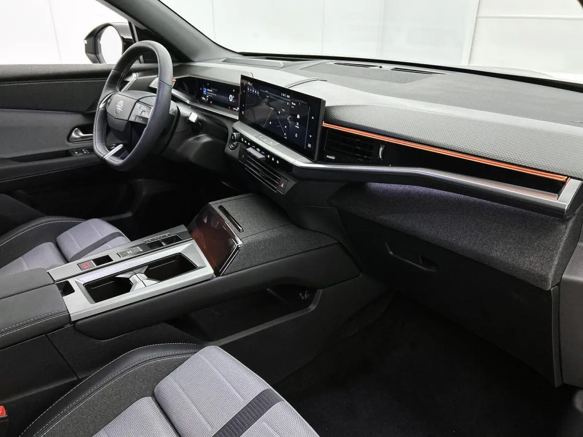 1.2 Turbo Hybrid GS Achteruitrijcamera / Apple Carplay/Android Auto / Vol Automatische airco / matrix LED koplampen / LMV 19"