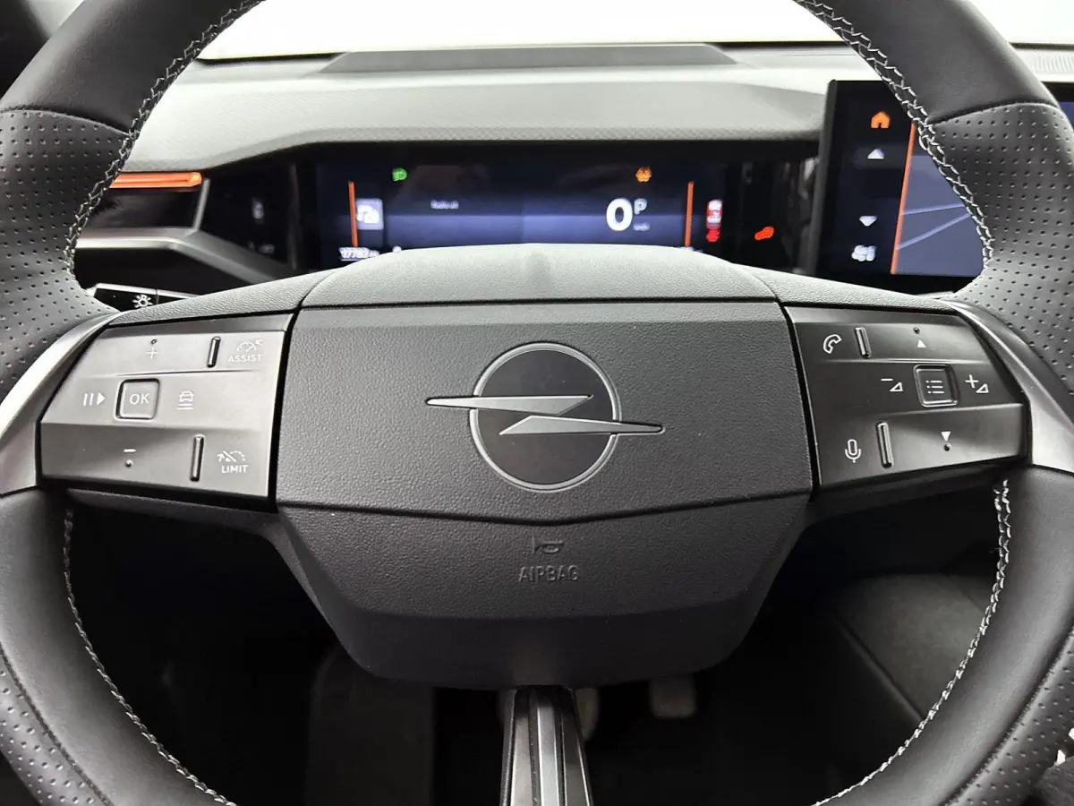 1.2 Turbo Hybrid GS Achteruitrijcamera / Apple Carplay/Android Auto / Vol Automatische airco / matrix LED koplampen / LMV 19"