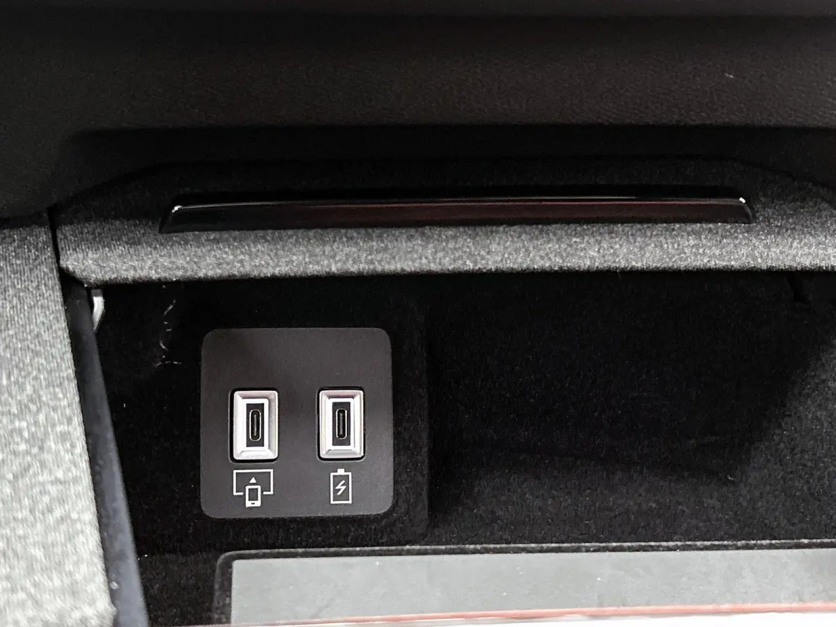1.2 Turbo Hybrid GS Achteruitrijcamera / Apple Carplay/Android Auto / Vol Automatische airco / matrix LED koplampen / LMV 19"