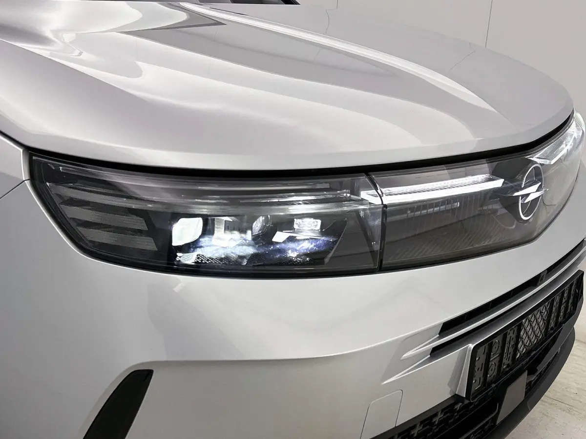 1.2 Turbo Hybrid GS Achteruitrijcamera / Apple Carplay/Android Auto / Vol Automatische airco / matrix LED koplampen / LMV 19"