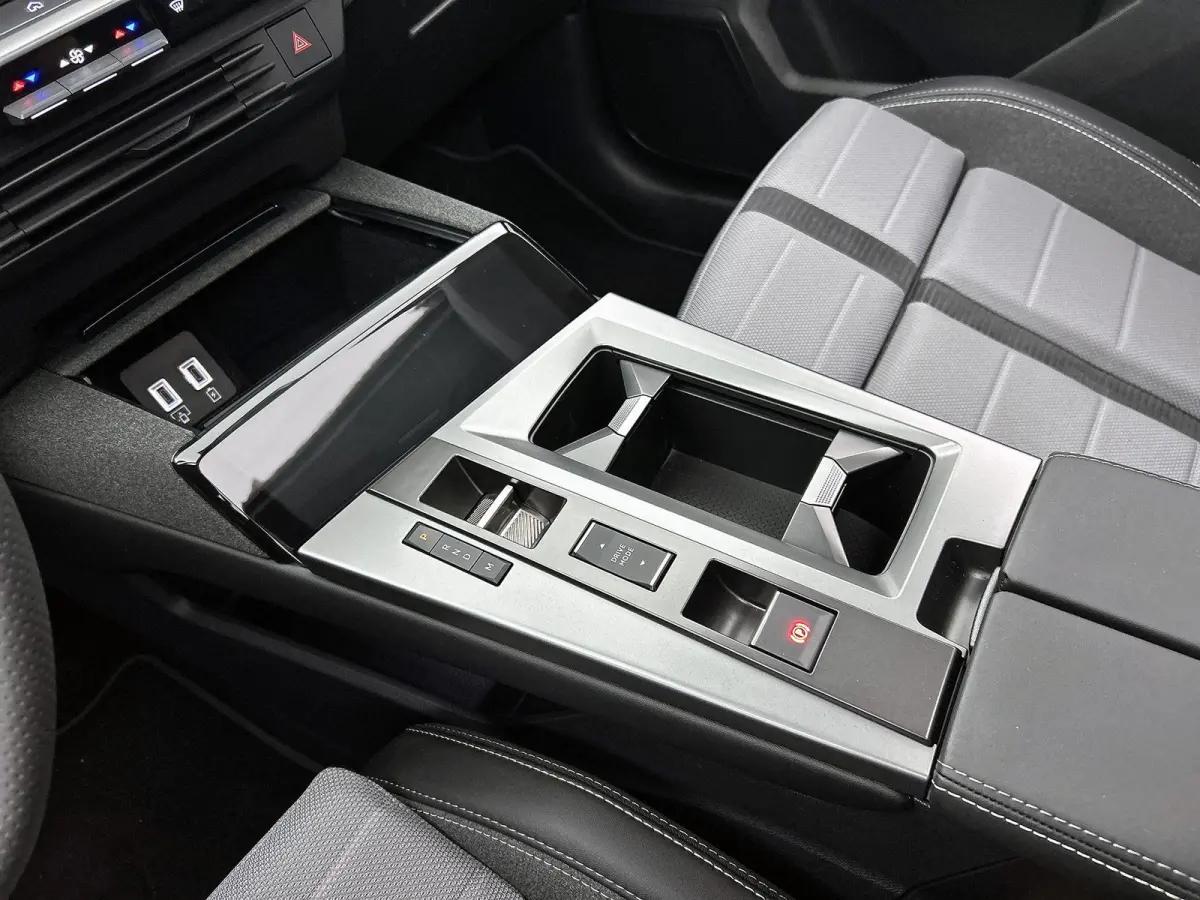 1.2 Turbo Hybrid GS | 145pk | 12.000km! | Navigatie | Camera |