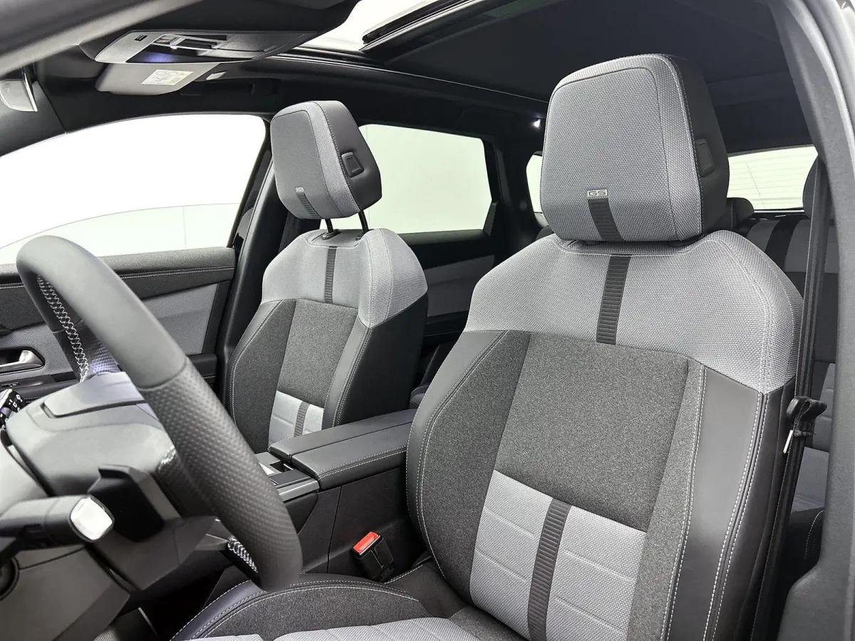 1.2 Turbo Hybrid GS | 145pk | 12.000km! | Navigatie | Camera |