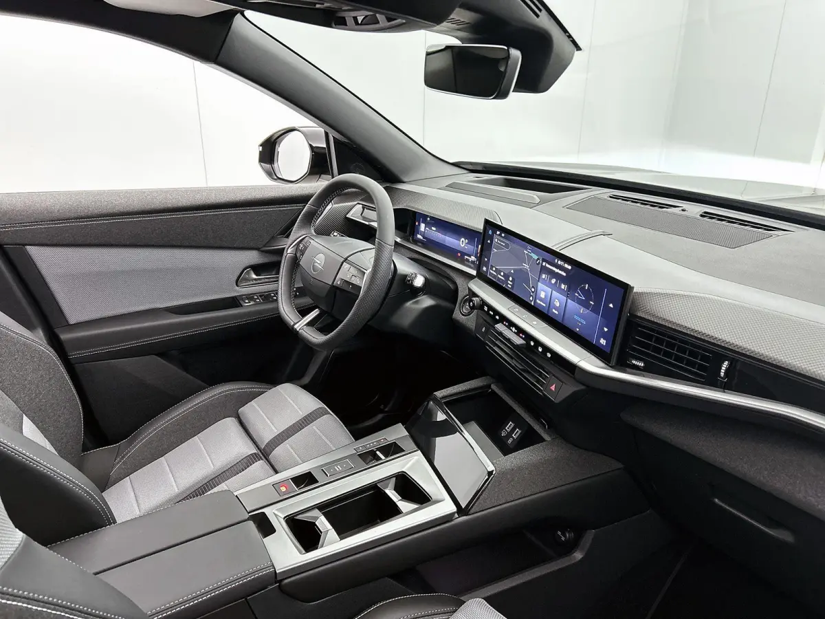 1.2 Turbo Hybrid GS | 145pk | 12.000km! | Navigatie | Camera |