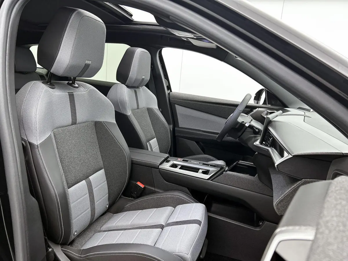 1.2 Turbo Hybrid GS | 145pk | 12.000km! | Navigatie | Camera |