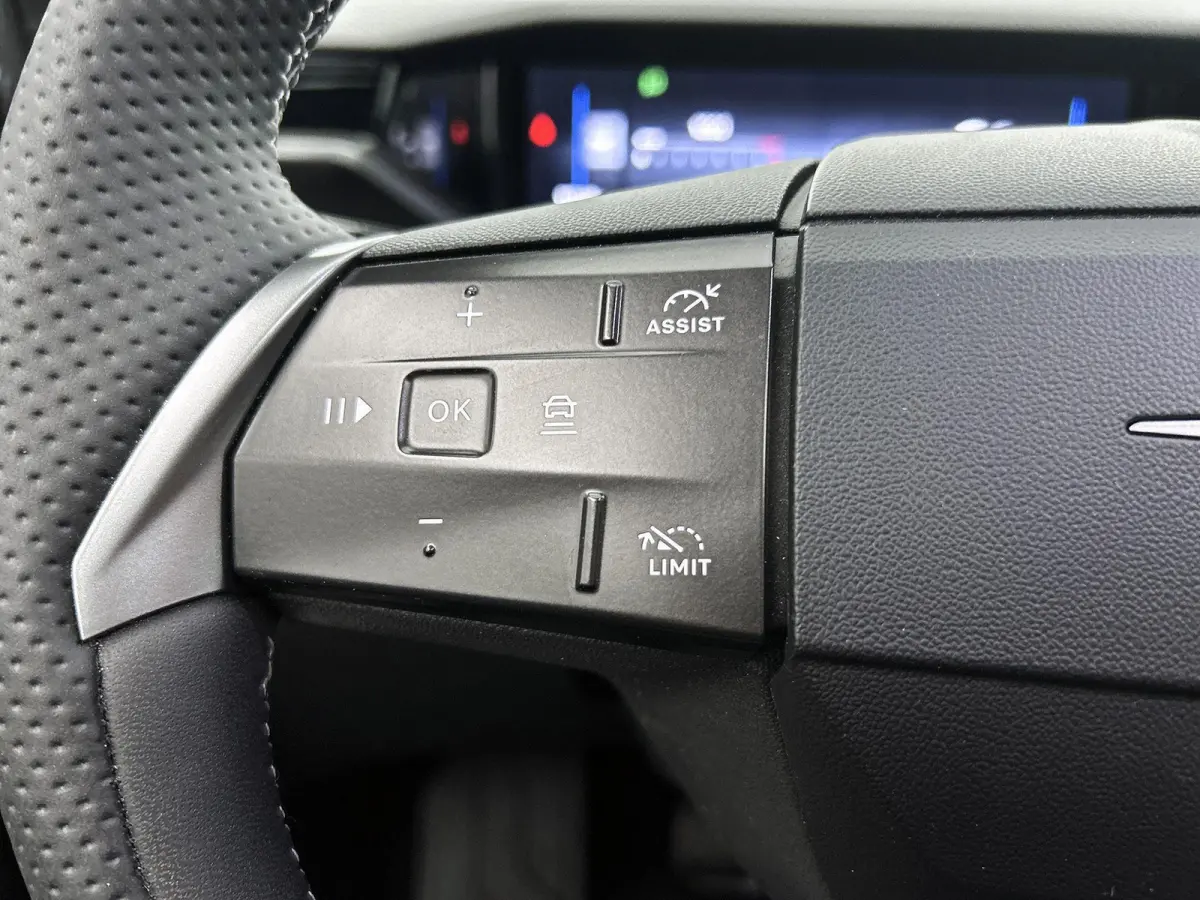 1.2 Turbo Hybrid GS | 145pk | 12.000km! | Navigatie | Camera |