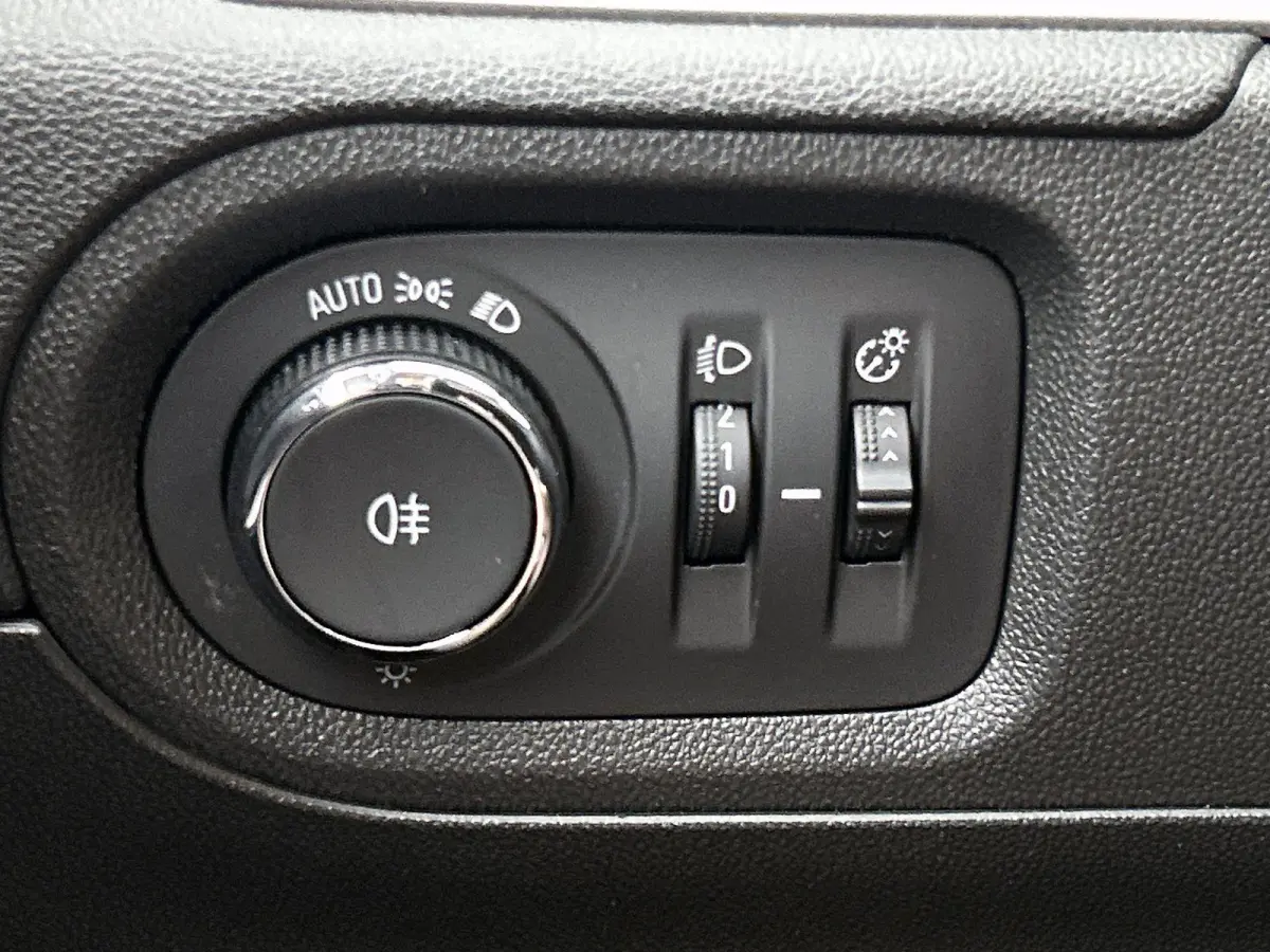 1.2 Turbo Business Edition | Navigatie | Parkeersensoren | Climate control | 18" Lichtmetalen velgen