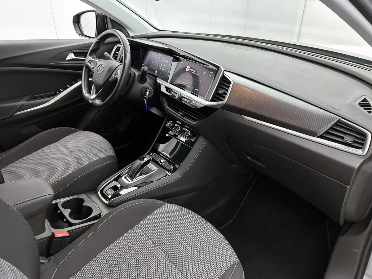 1.2 Turbo Business Edition | Navigatie | Parkeersensoren | Climate control | 18" Lichtmetalen velgen