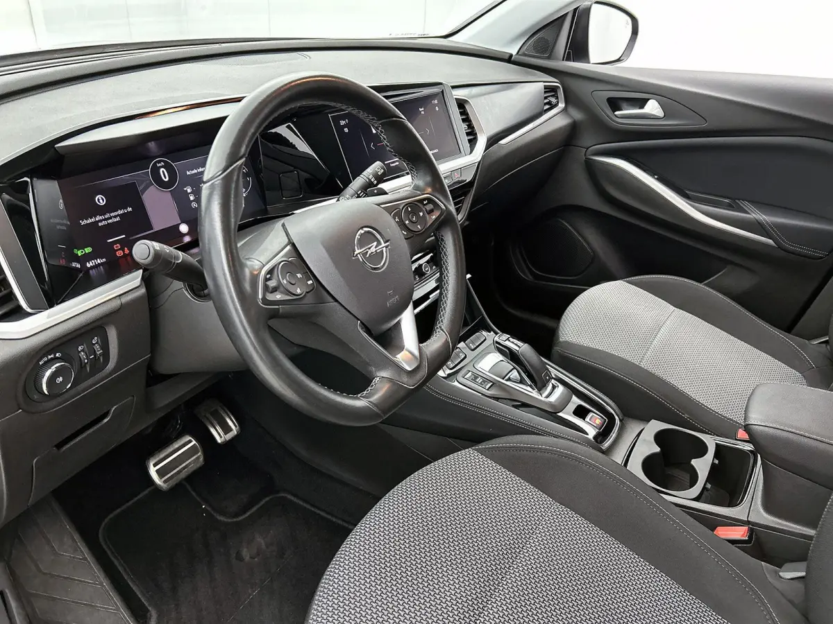 1.2 Turbo Business Edition | Navigatie | Parkeersensoren | Climate control | 18" Lichtmetalen velgen