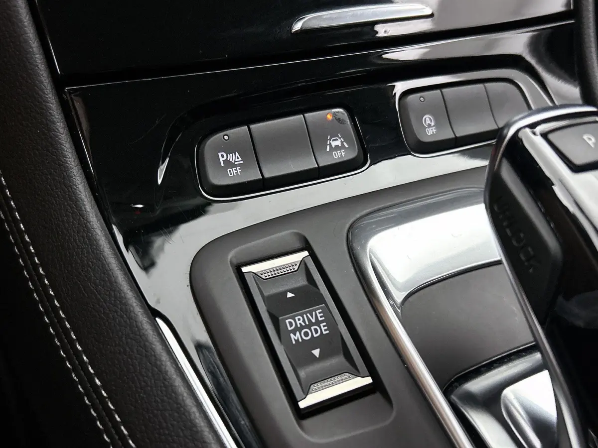 1.2 Turbo Business Edition | Navigatie | Parkeersensoren | Climate control | 18" Lichtmetalen velgen