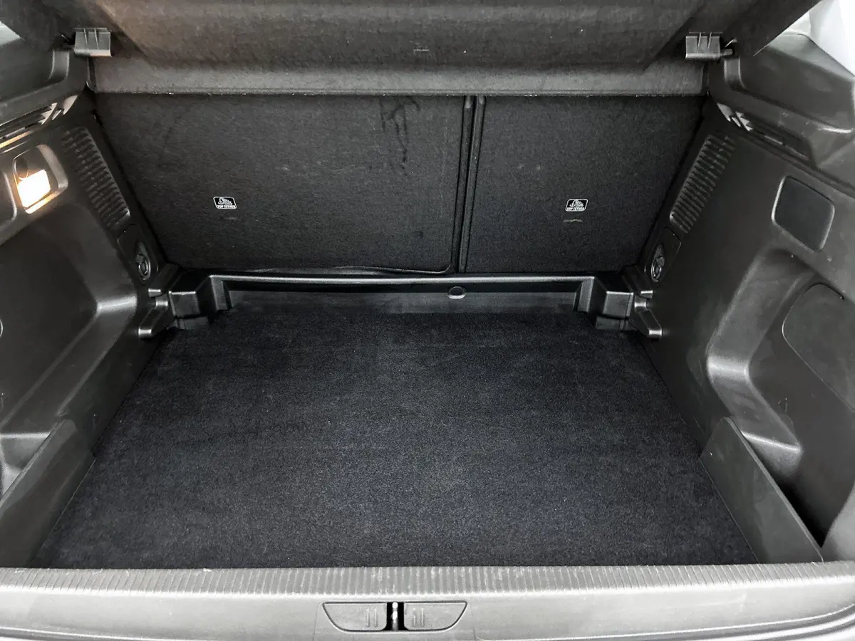 1.2 Turbo Business Edition | Navigatie | Parkeersensoren | Climate control | 18" Lichtmetalen velgen
